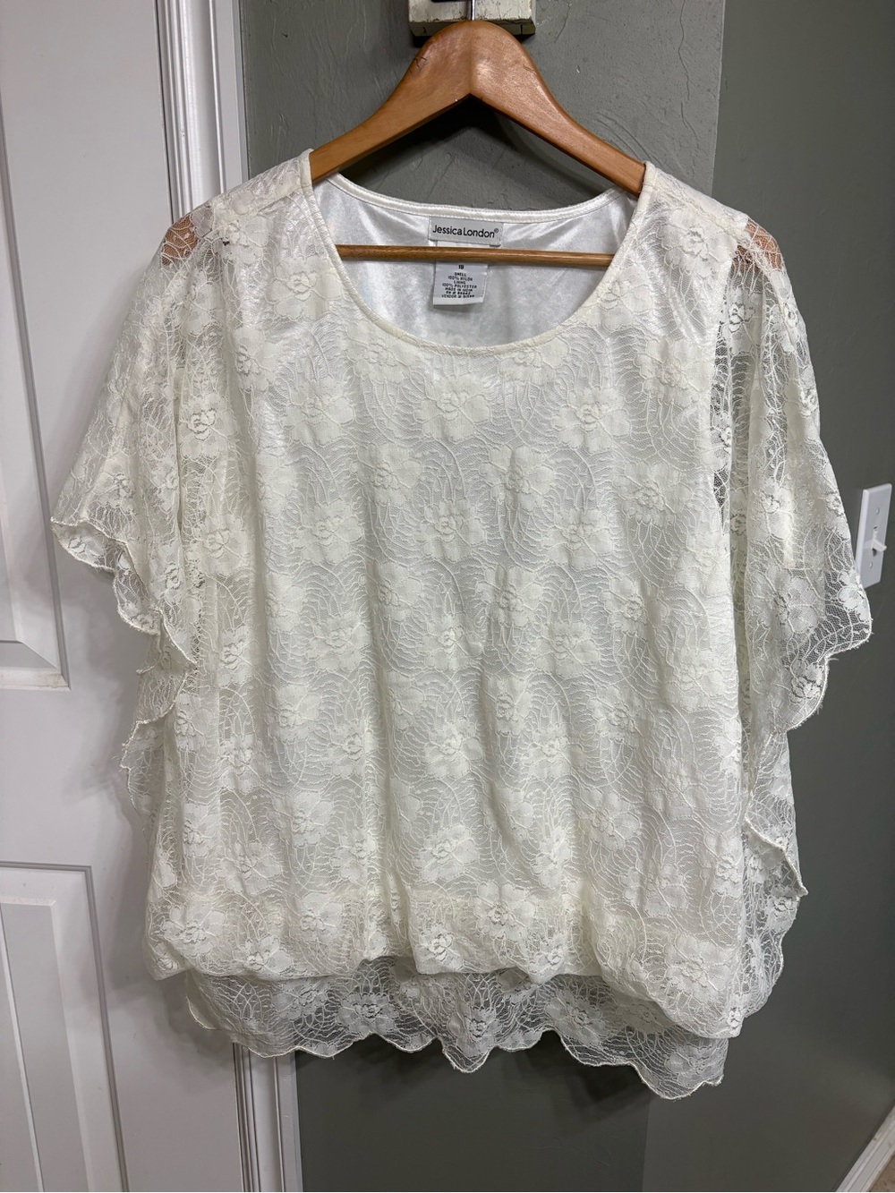 Jessica London Ivory Lace Flutter Sleeve Top